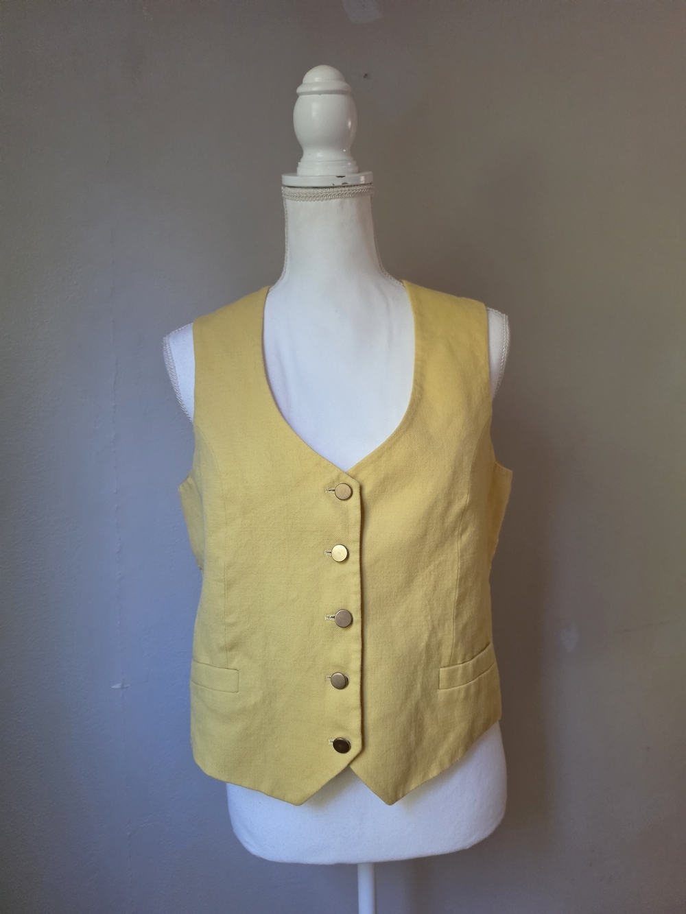 Aiken Hunt Vest In Canary - Womens R J Classics In Wool And Silk